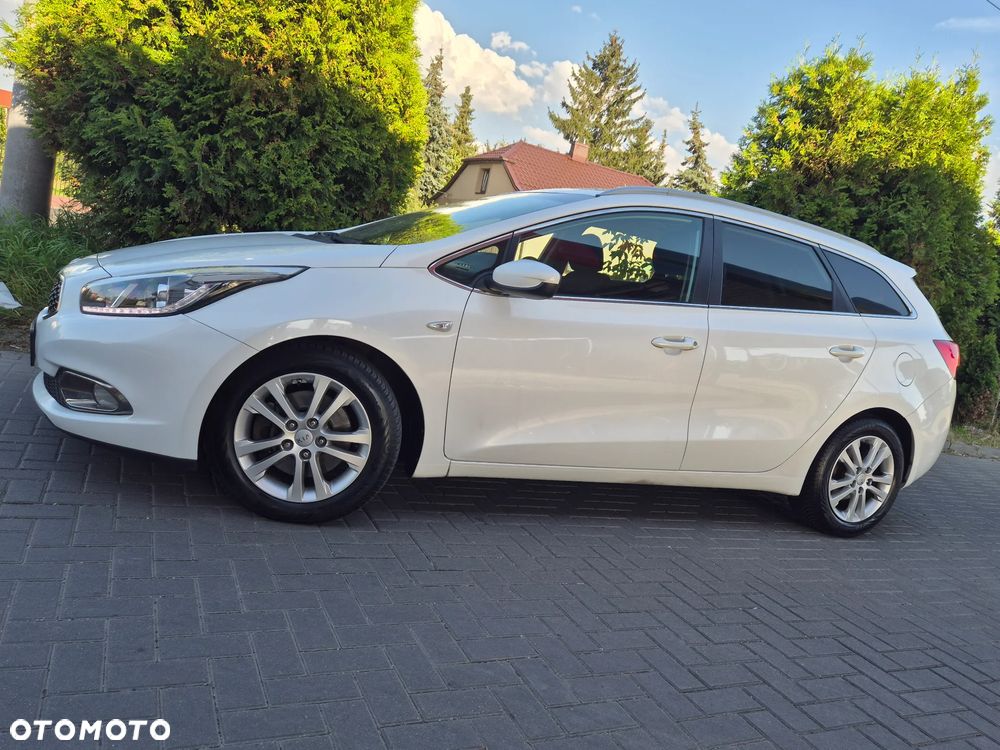 Kia Ceed 1.6 CRDi 128 Platinum Edition - 4