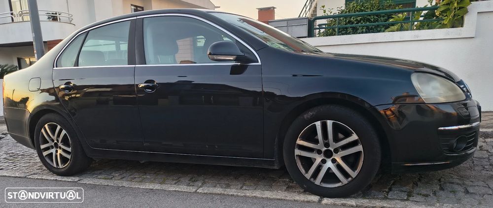 VW Jetta 1.9 TDi BlueM. Confortline - 3