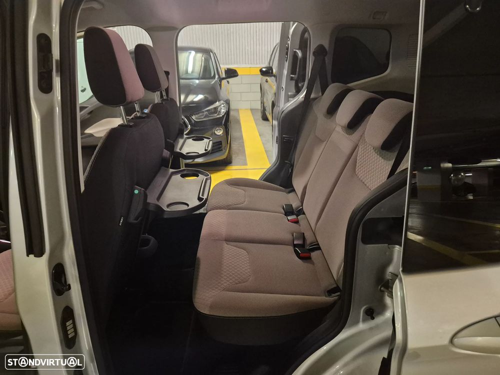 Ford Tourneo Courier 1.0 EcoBoost Titanium - 19