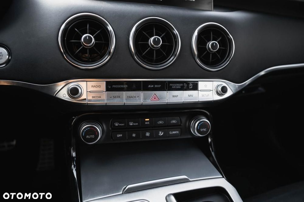 Kia Stinger - 23