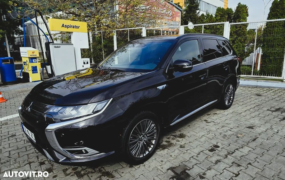 Mitsubishi Outlander 2019 photo 2