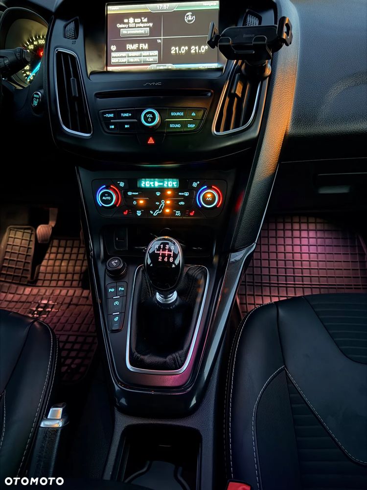 Ford Focus - 11