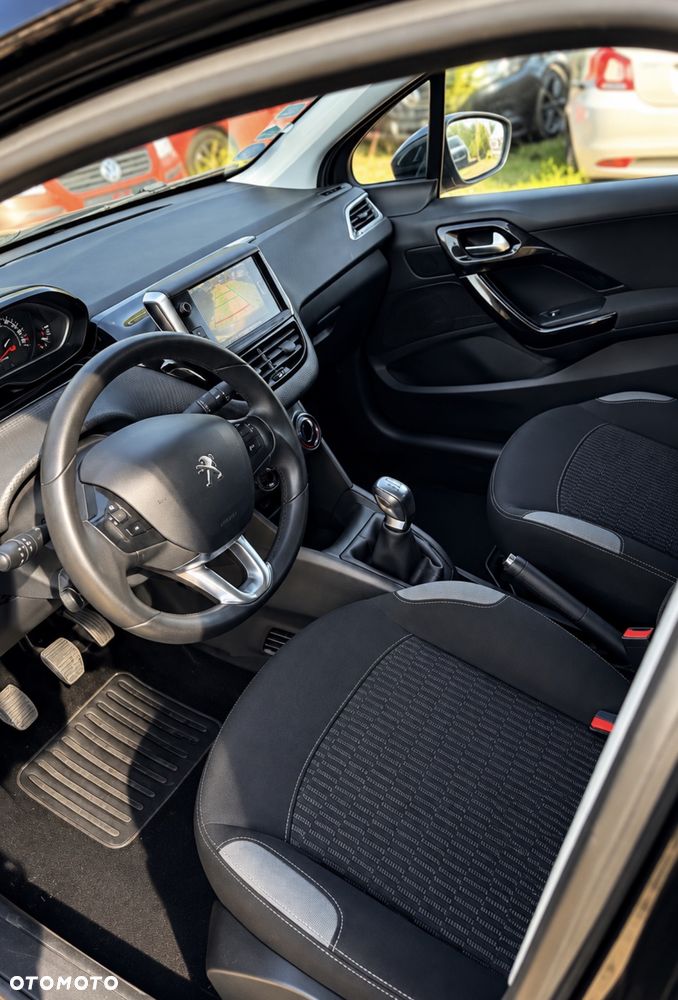 Peugeot 208 2016 photo 4