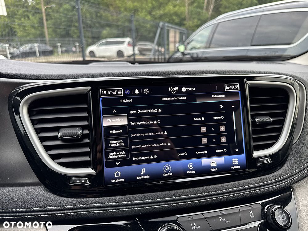 Chrysler Pacifica - 31