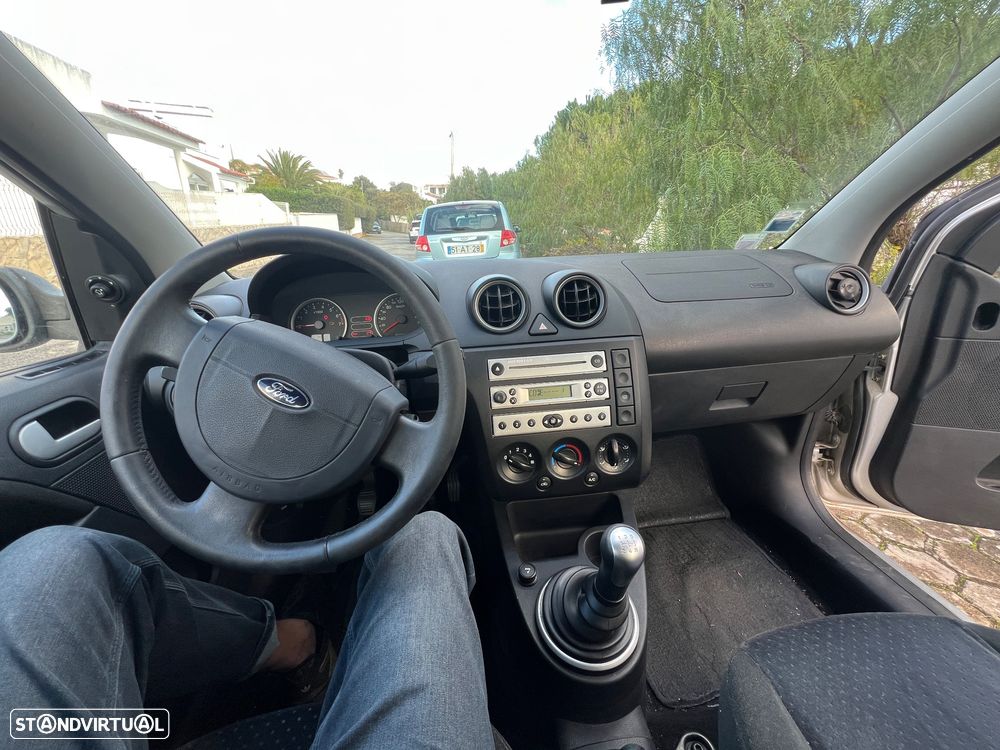 Ford Fiesta 1.25 Ghia - 7