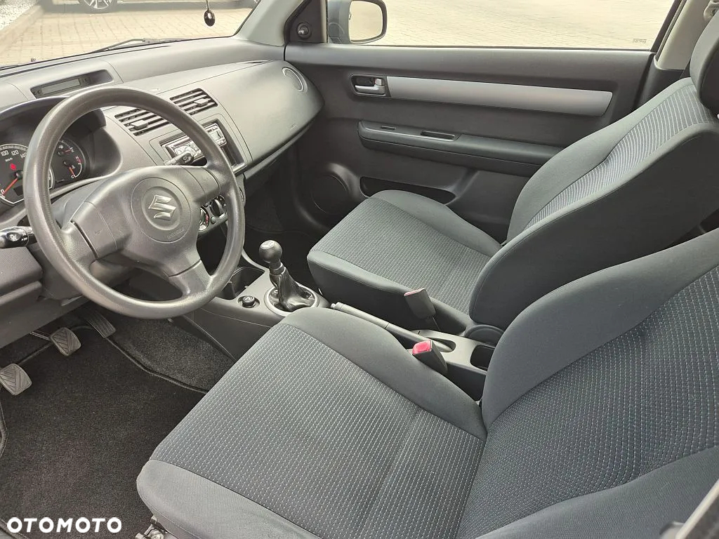 Suzuki Swift 1.3 Club - 5