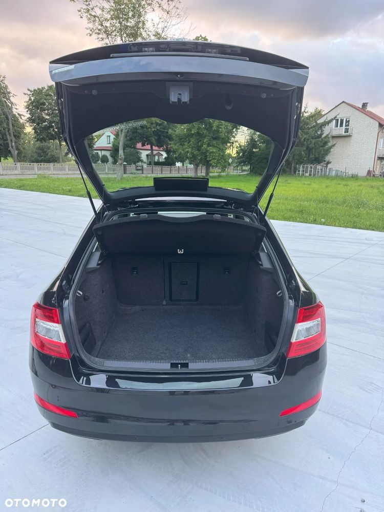 Skoda Octavia 1.6 TDI Elegance DSG - 5