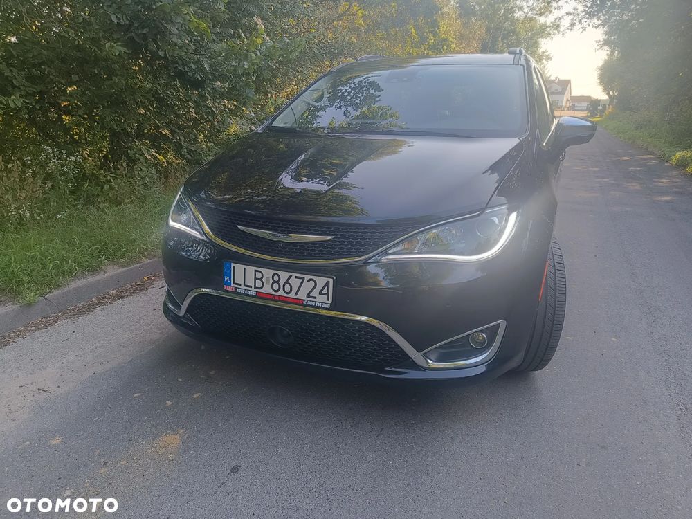 Chrysler Pacifica - 26