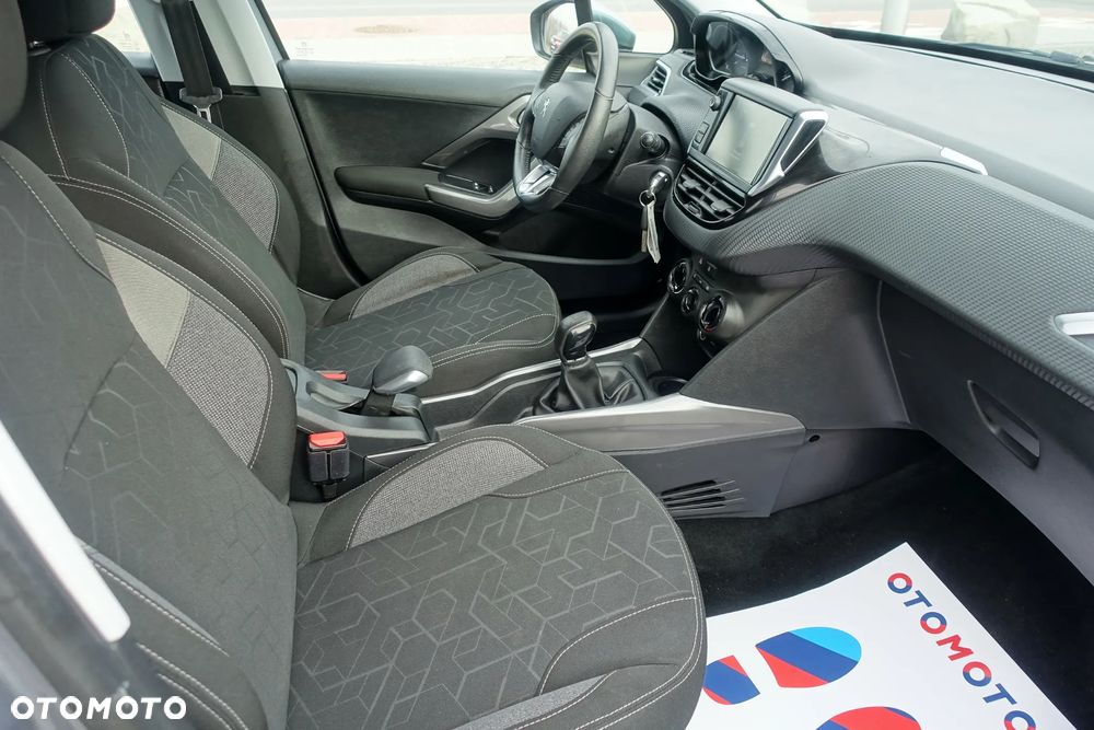 Peugeot 2008 1.2 Pure Tech Active - 12