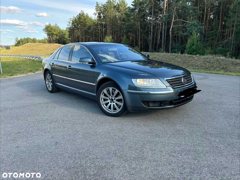 Volkswagen Phaeton - 1