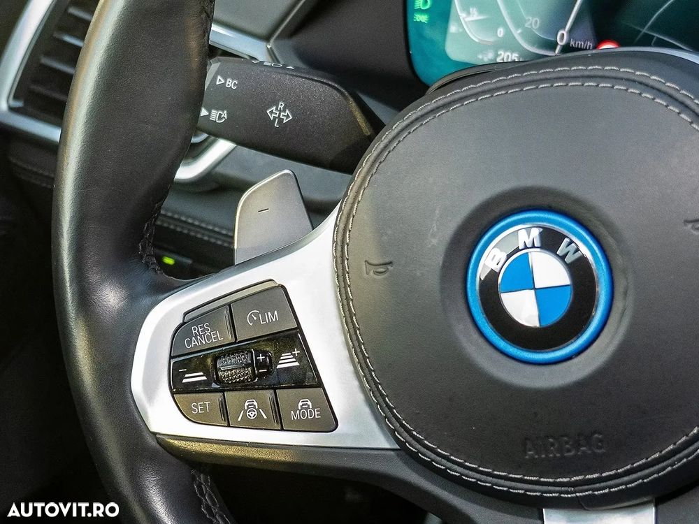 BMW X5 xDrive45e - 12
