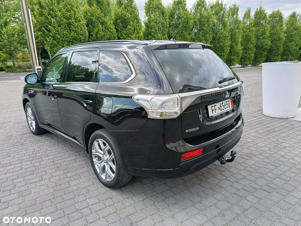 Mitsubishi Outlander 2.0 4WD Plus - 14