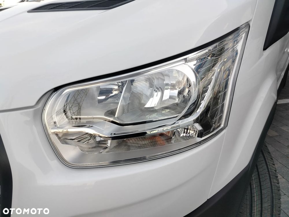 Ford Transit - 26