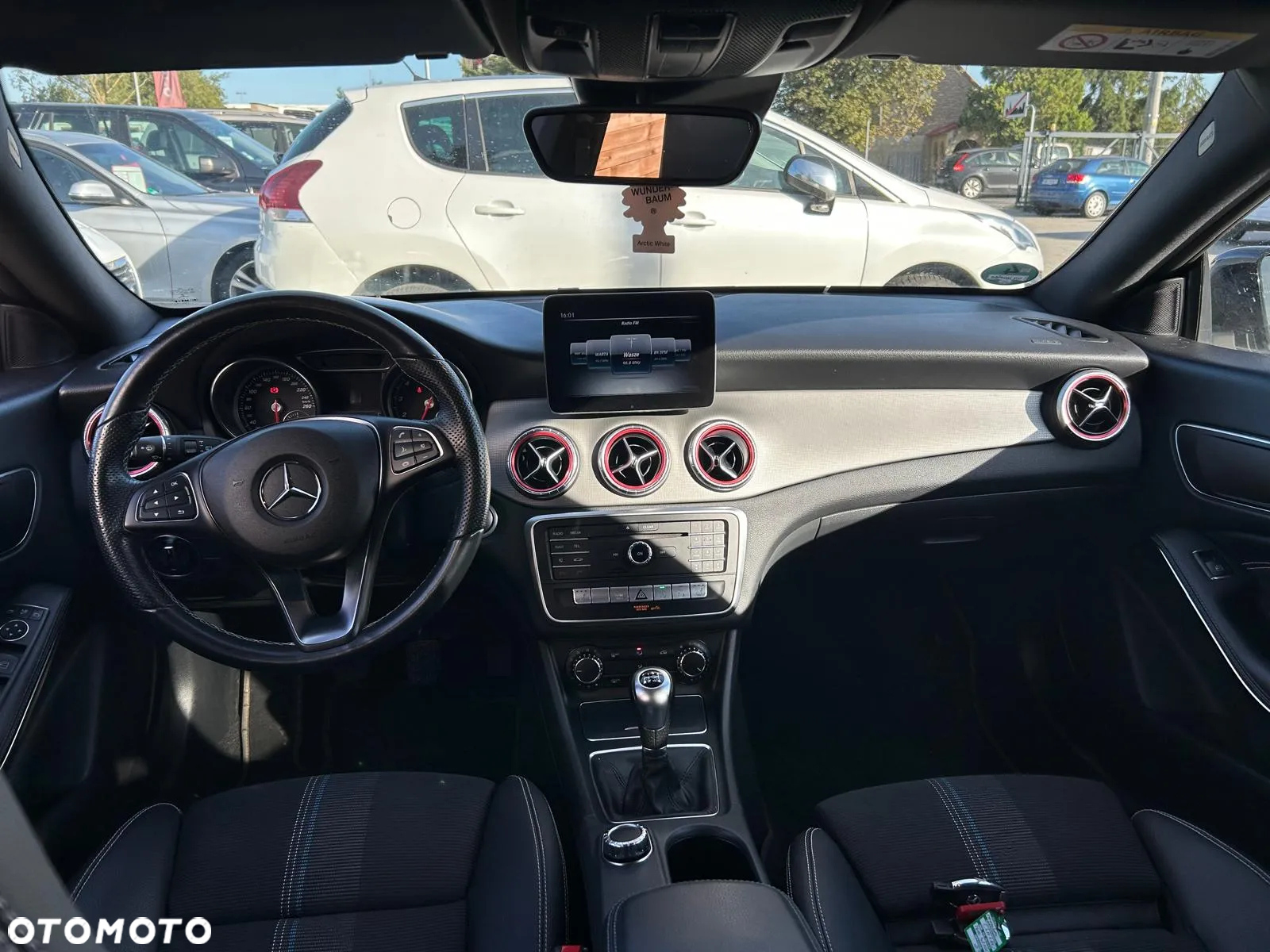 Mercedes-Benz CLA Shooting Brake 180 SCORE - 17