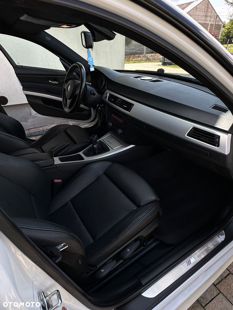 BMW Seria 3 325i - 17
