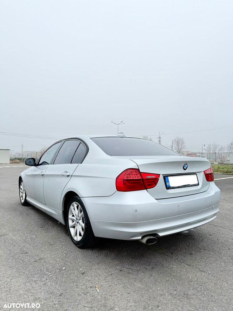 BMW Seria 3 320d DPF Touring Aut. Edition Fleet - 3