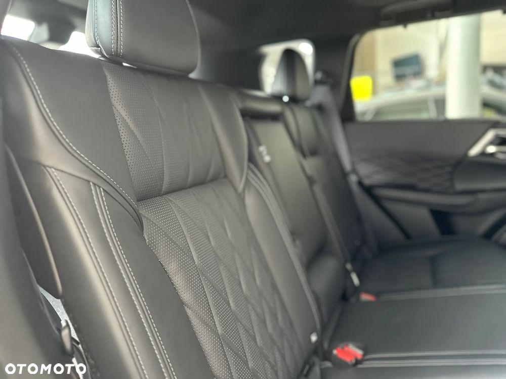 Mitsubishi Outlander Black Edition - 12