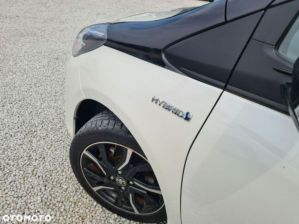 Toyota Yaris Hybrid 100 Premium - 12