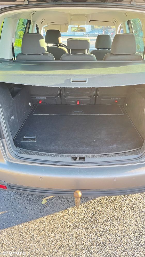 Volkswagen Touran 2.0 TDI DPF Cross - 10