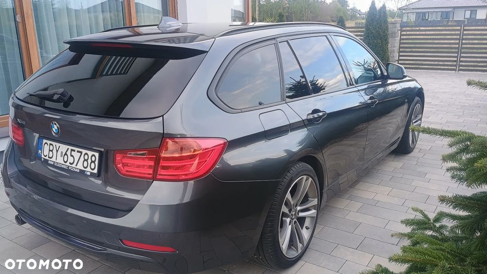 BMW Seria 3 320d xDrive Sport Line - 2