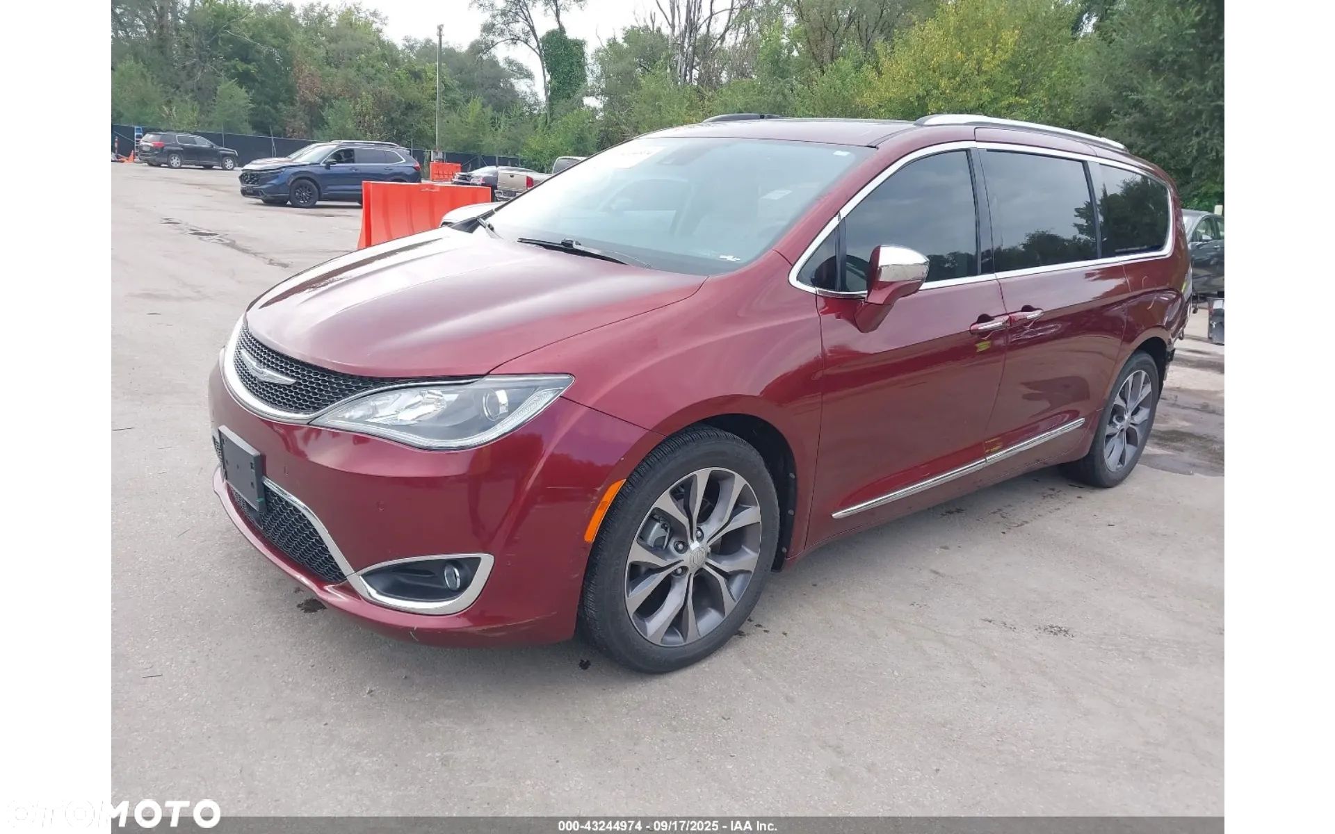 Chrysler Pacifica - 1