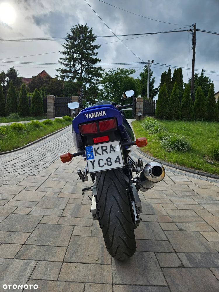 Yamaha FZS - 4