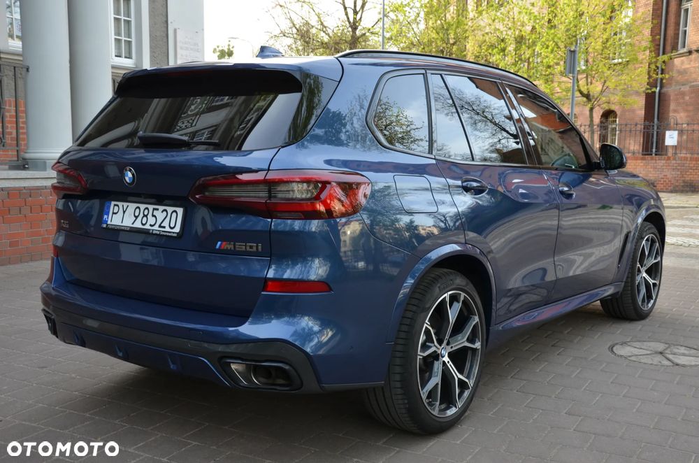BMW X5 M M50i - 15