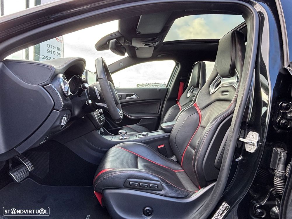 Mercedes-Benz GLA 45 AMG 4Matic 7G-DCT - 10