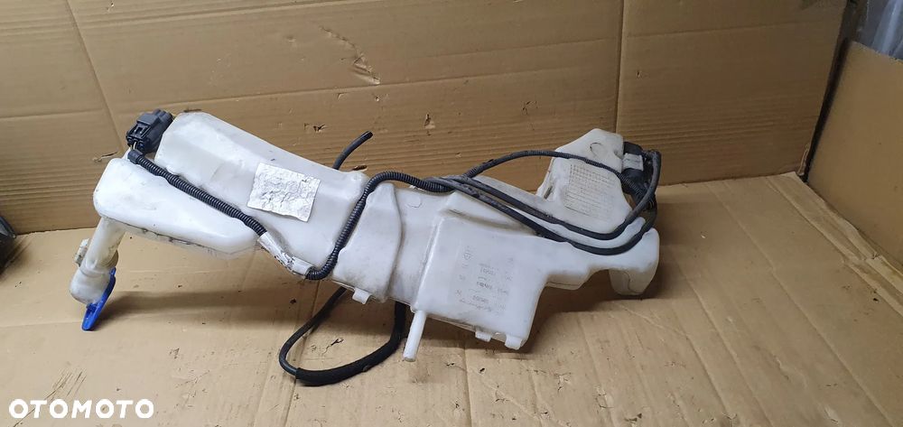 Zbiorniczek płynu spryskiwaczy pompka Ford Kuga MK1 3M51-13K163-AC - 4