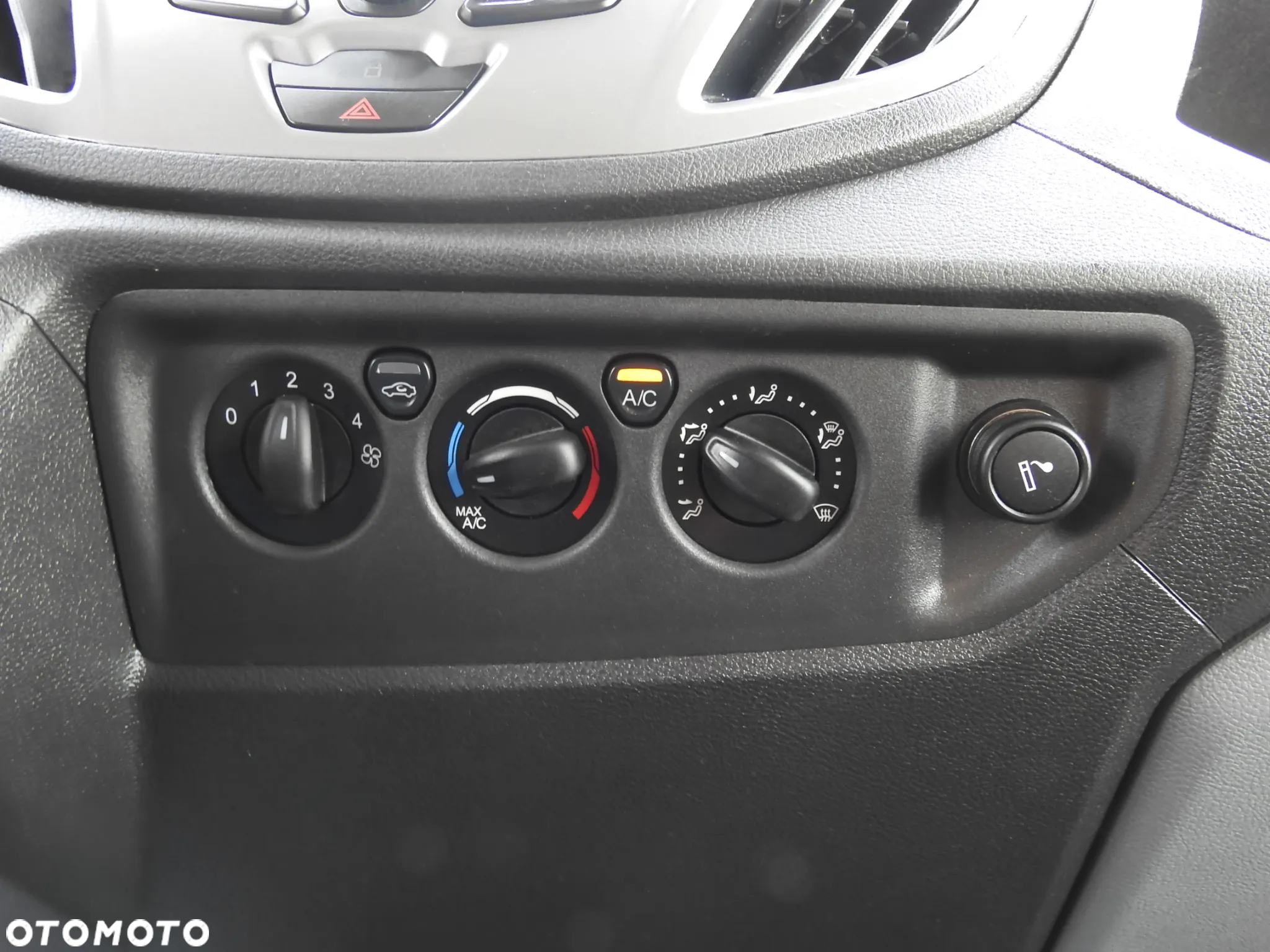 Ford TRANSIT  KONTENER WINDA 8 PALET TEMPOMAT LEDY BLIŹNIACZE KOŁA KLIMATYZACJA 170KM [ B14018 ] - 32