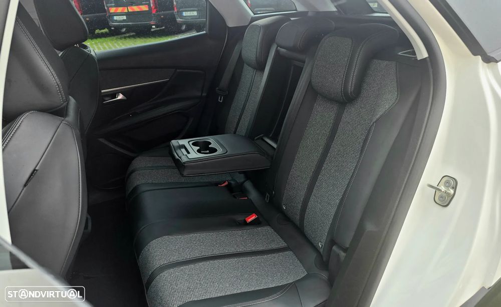 Peugeot 3008 1.2 PureTech Allure J18 - 26