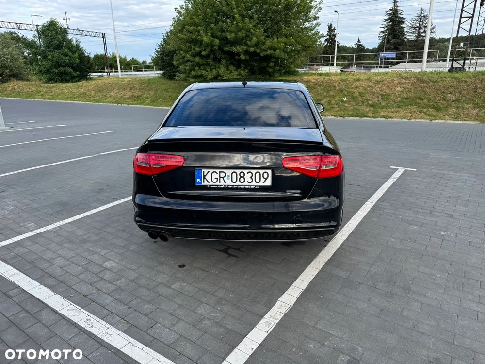 Audi A4 Limousine 2.0 TDI DPF quattro S tronic S line Sportpaket - 6