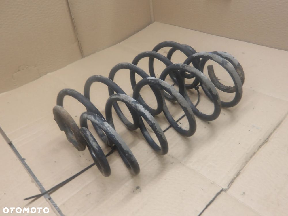 TOYOTA YARIS I 03-05 HB 5D SPRĘŻYNY TYŁ - 4
