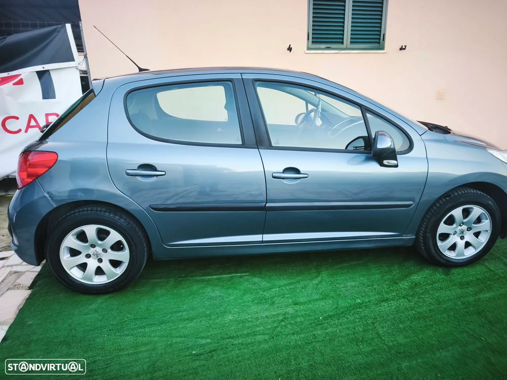 Peugeot 207 1.4 HDi Premium - 33