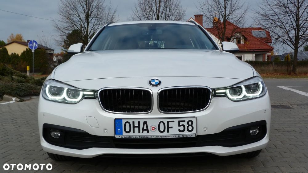 BMW Seria 3 318d Touring Sport Line - 29