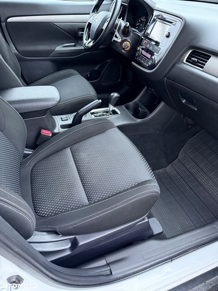 Mitsubishi Outlander 2.0 4WD CVT Active+ - 11