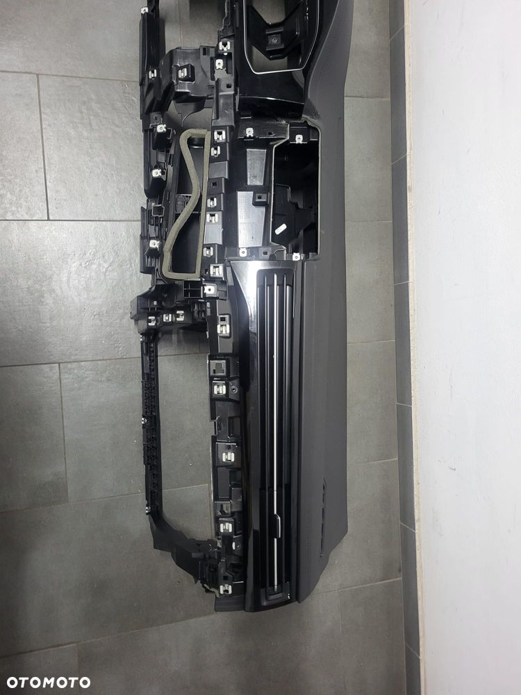 volkswagen  jetta 2025 deska konsoleta orginal - 3