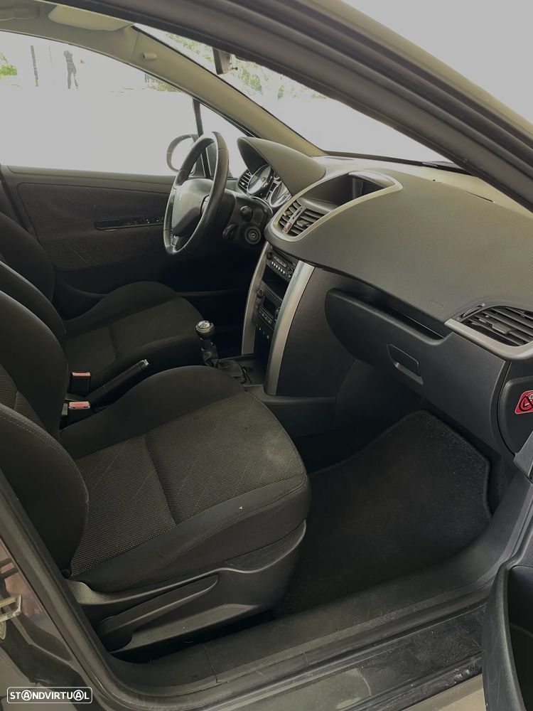 Peugeot 207 SW 1.4 Premium - 14