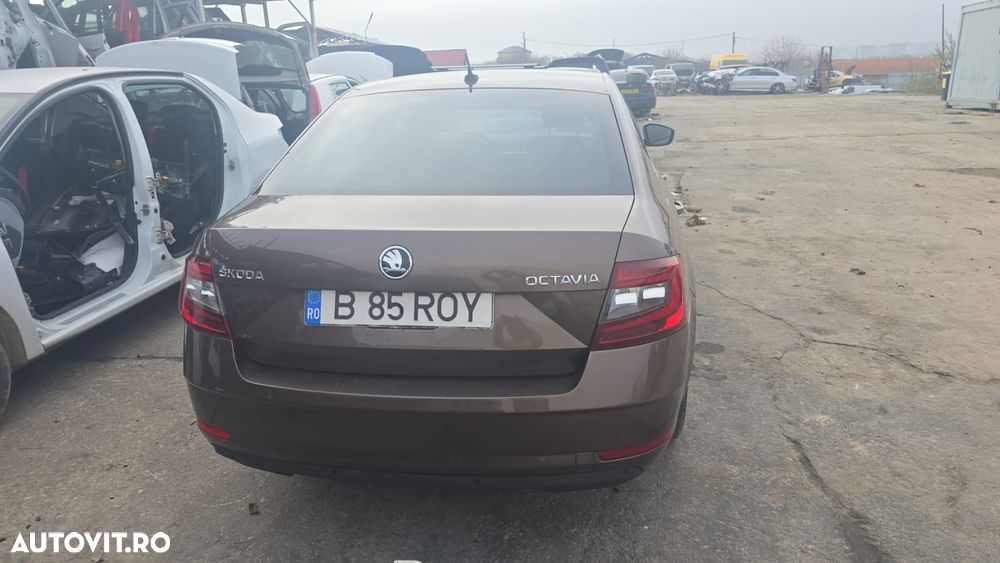 Skoda Octavia 2.0 TDI DSG Ambition - 5