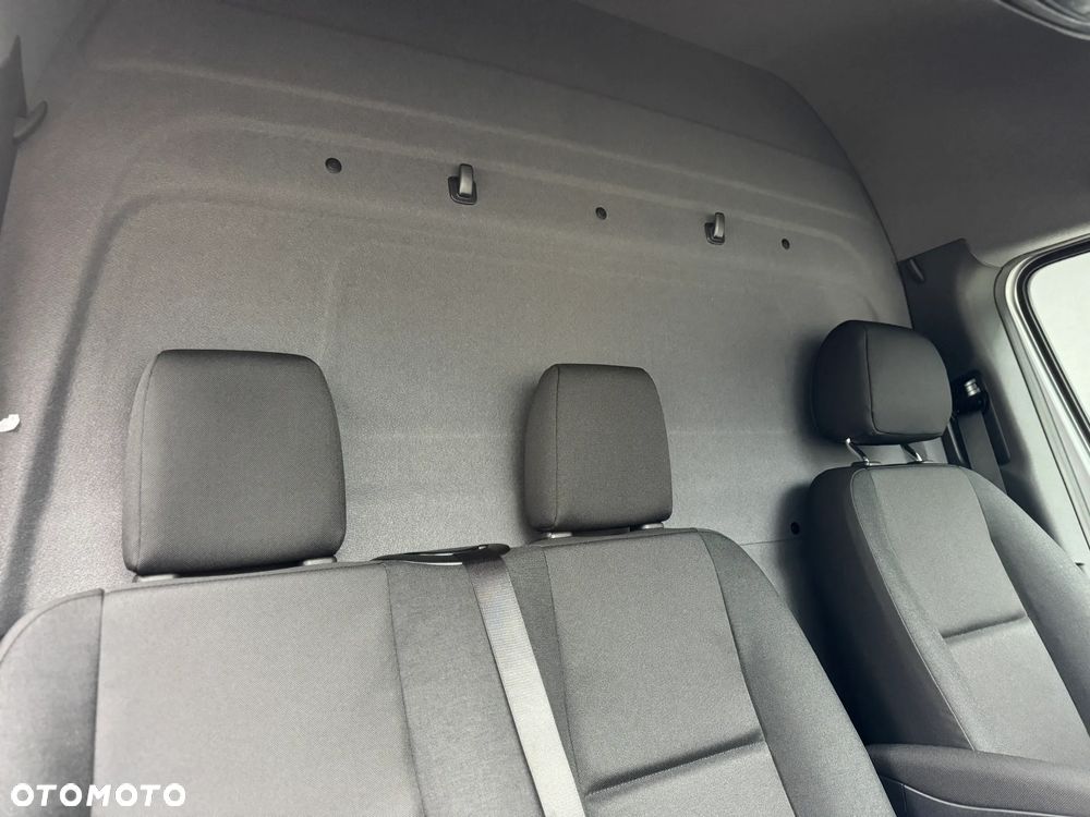 Mercedes-Benz Sprinter - 26