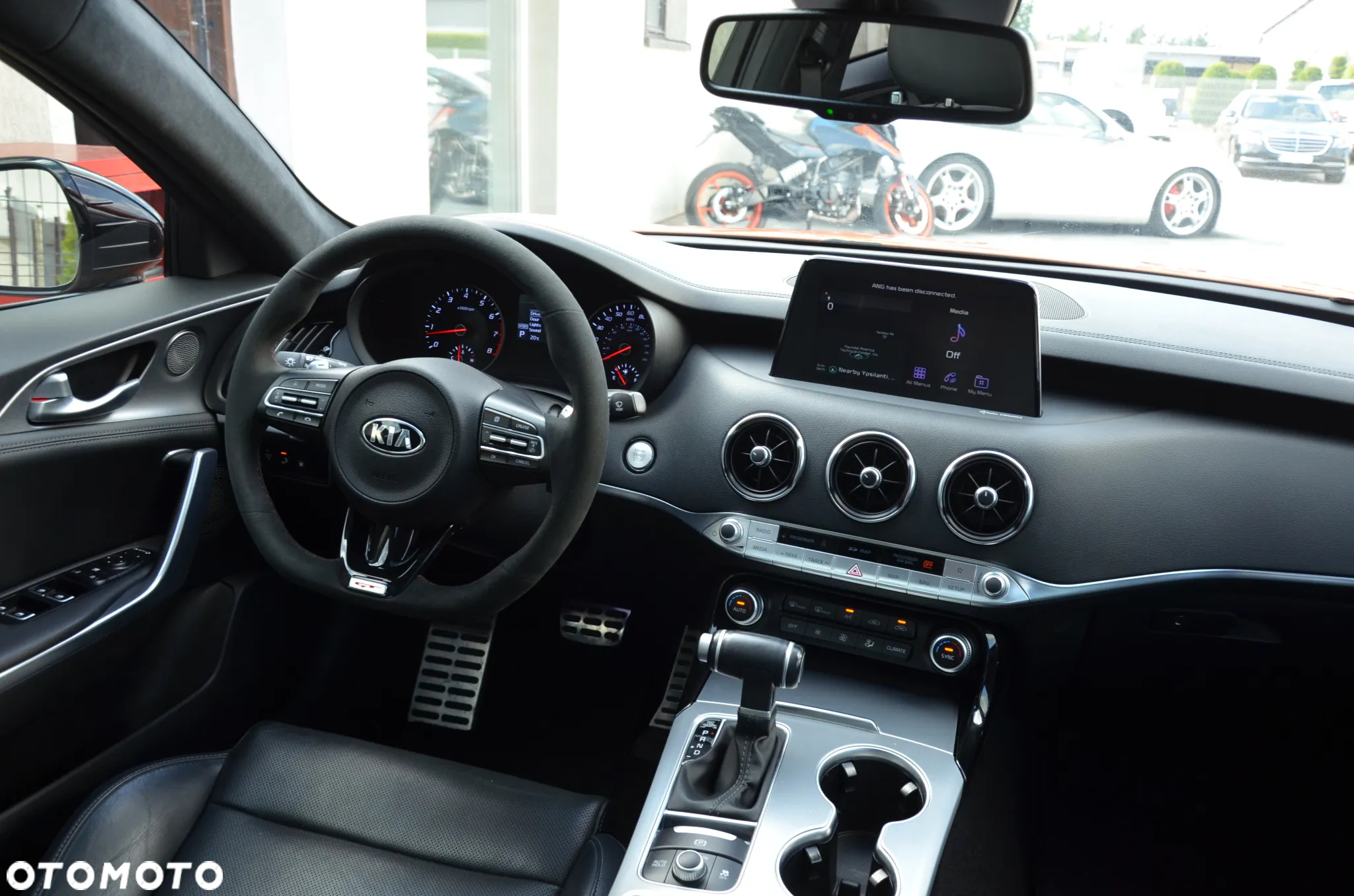 Kia Stinger - 22