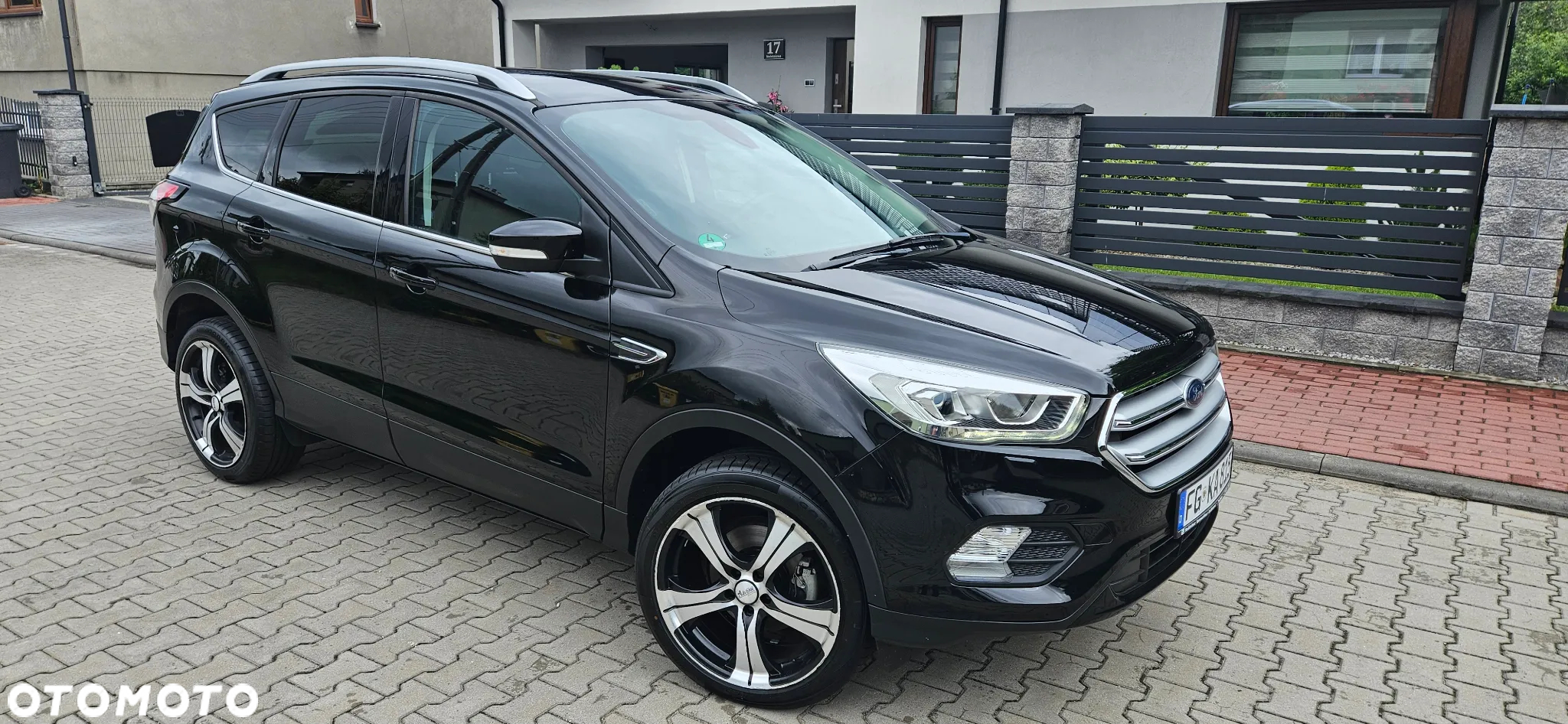 Ford Kuga 1.5 EcoBoost 2x4 Titanium - 5
