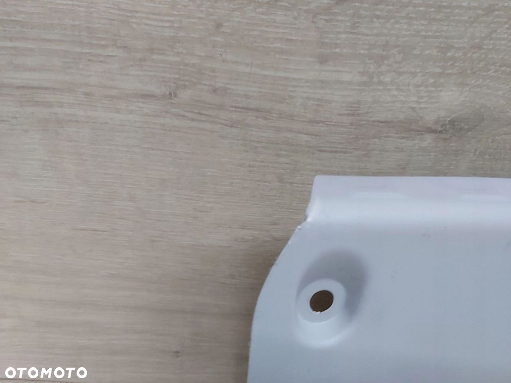 Toyota AYGO II osłona pasa tylnego plastik bagażnika tył 64716-0H030 - 4