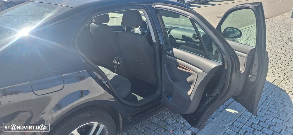 VW Jetta 1.9 TDi Confortline - 15