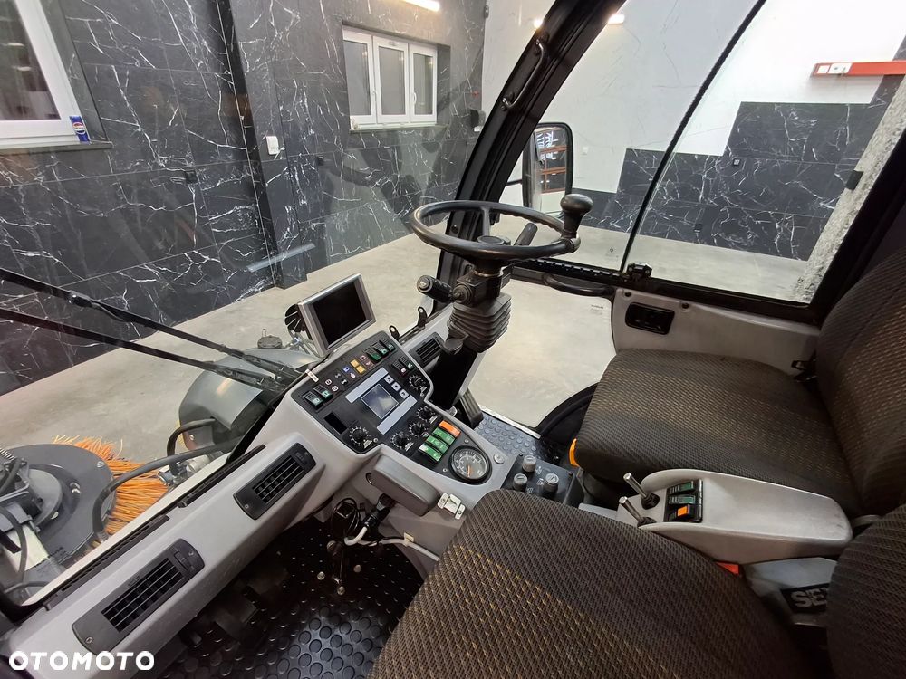 Inny Zamiatarka Hako Citymaster 2000 Klimatyzacja 2 Osie Skrętne Oświetlenie Ostrzegawcze Zamiatarka Chodnikowa 2016r - 26