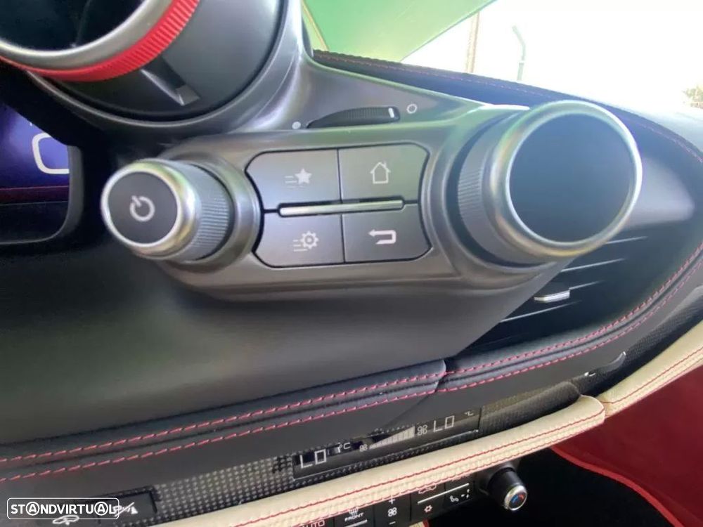 Ferrari F8 Tributo Spider - 23