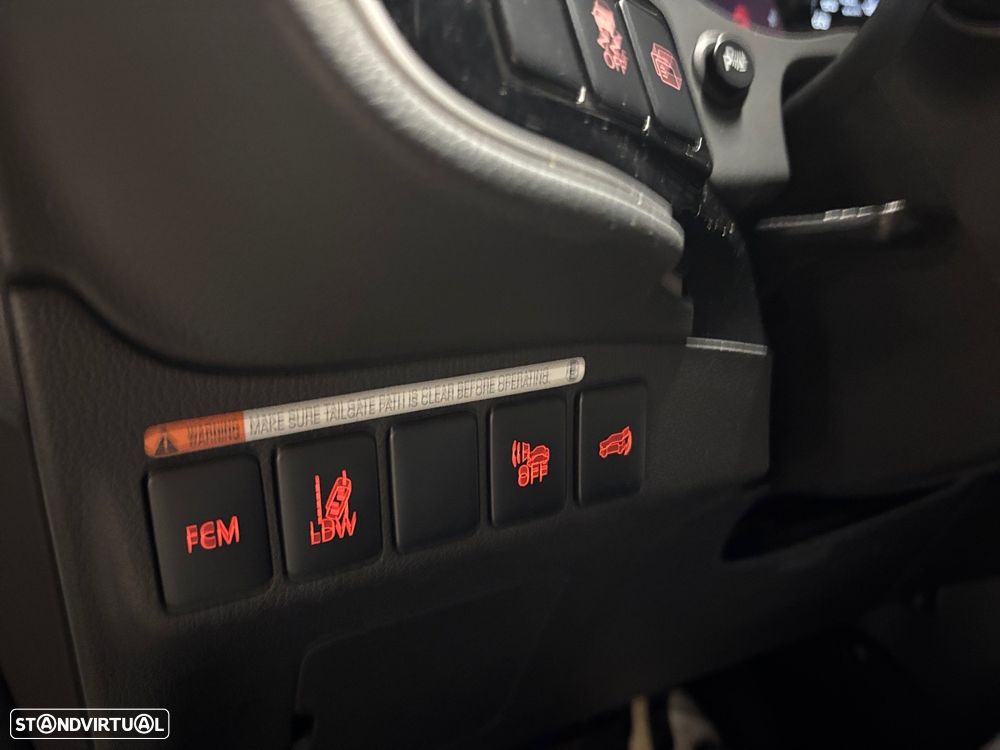 Mitsubishi Outlander - 13