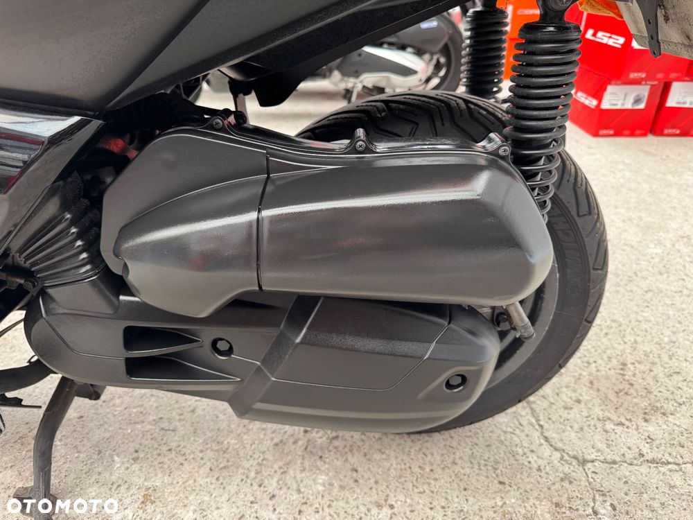 Yamaha X-max - 28
