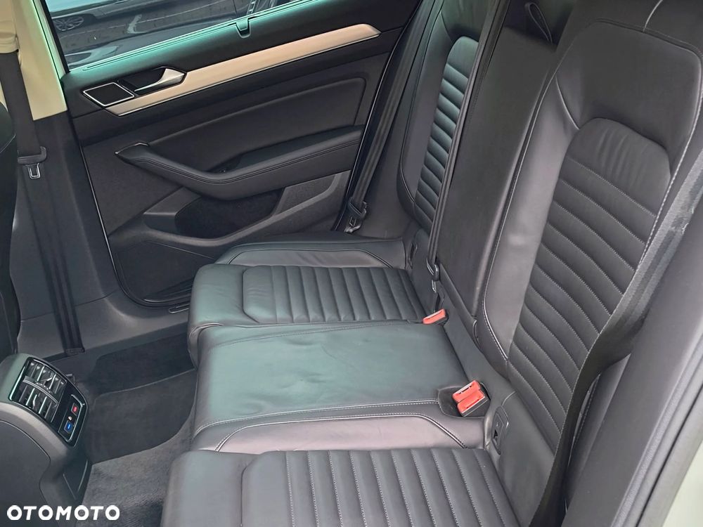 Volkswagen Passat 2.0 TDI Bi-Turbo BMT 4Mot Highline DSG - 13