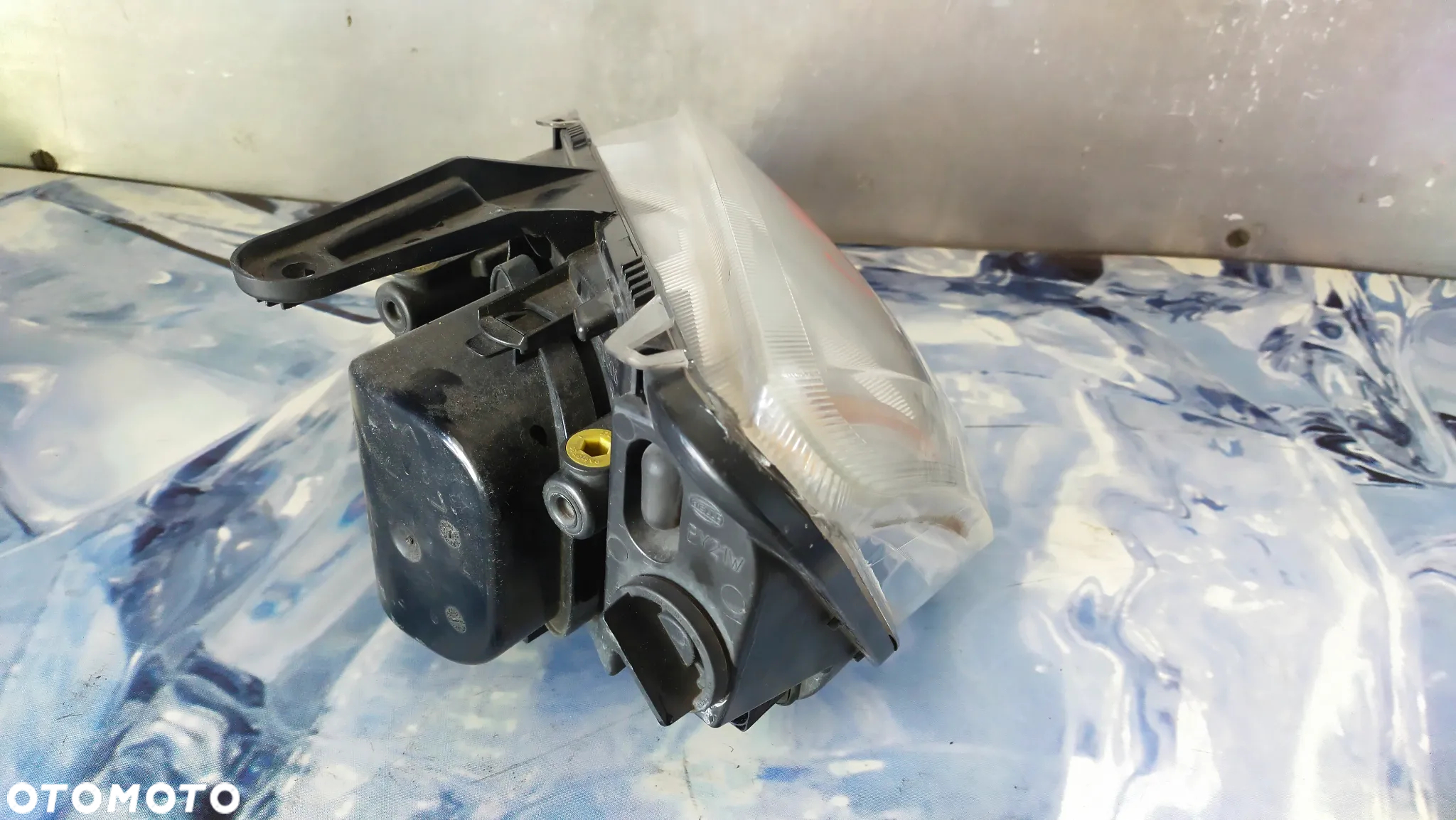 FORD  FOCUS C MAX 2005 lampa przednia LEWA - 3
